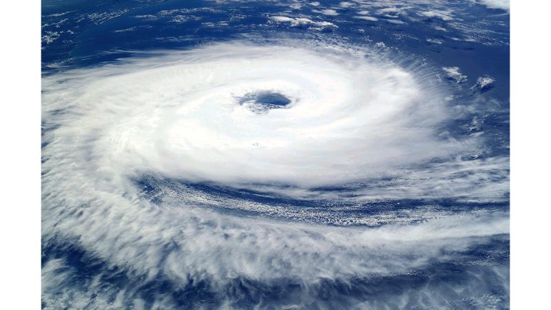 台風の目を捉えた衛星写真