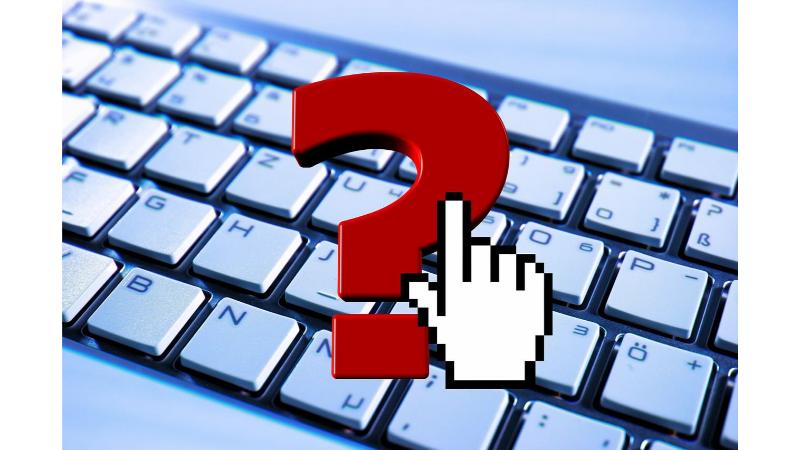 キーボードの上に、赤いはてなのマークがあり、そのはてなのマークをクリックしている。
