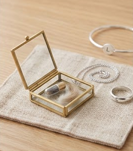 ペットの遺骨を使ったアクセサリー